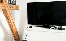 Modernes Apartment Mit Balkon Free Parking Netflix